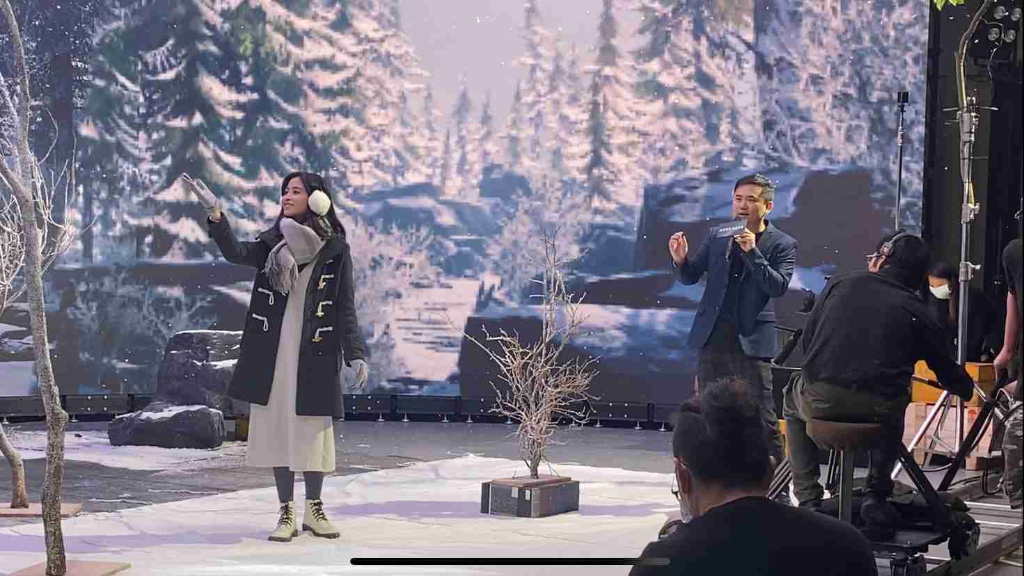 YAXIN111以ALED先进显屏技术，，与金马奖视觉特效团队“再现影像”携手合作打造LED虚拟摄影棚，，，，提供沉浸式表演体验，，并精简拍摄成本与时间