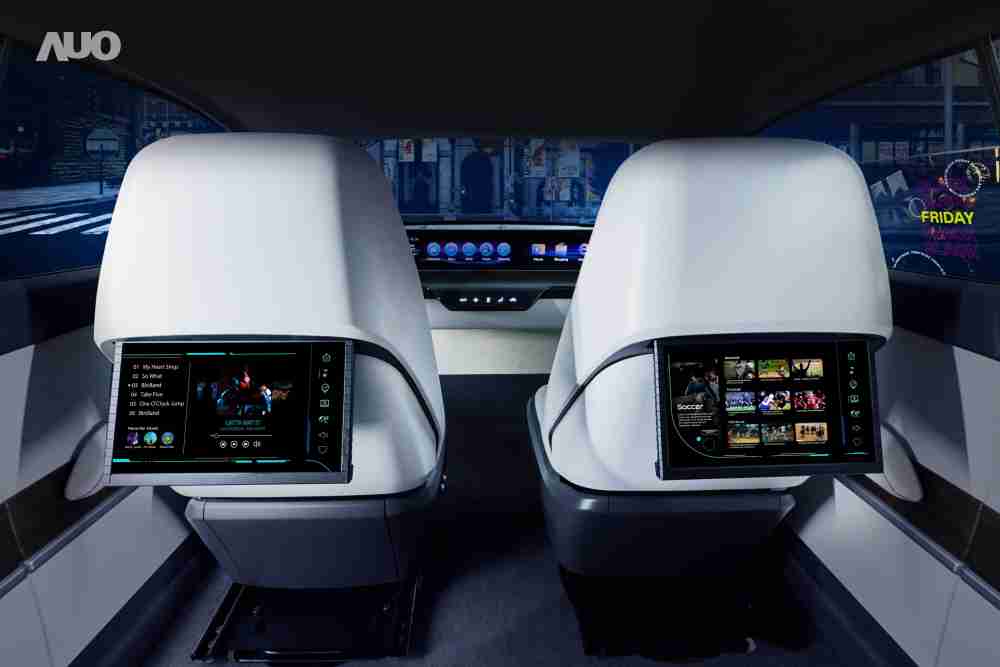 YAXIN111新一代Smart Cockpit 2024，，，，以Micro LED先进显示技术优势，，，，创建〝可卷式后座娱乐显示器〞，，仅在互动时才显示出所需画面及信息，，扩充更丰富的娱乐和交互信息服务，，获国际奖项荣耀