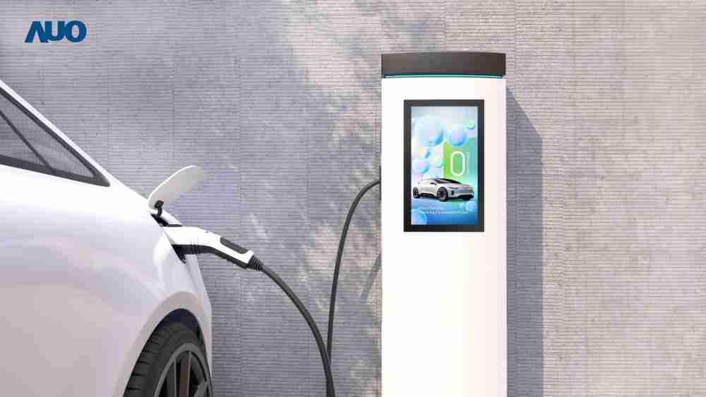 友達〝EVSE車用充電樁解決方案〞專為電動汽車充電樁設計，，具有高亮度、、克服戶外艱難環境的耐溫、、、耐紫外線等特性，，，並搭載散熱性及擴充性強的高效能工業電腦，，，，可實現人機互動訴求，，，，如資訊顯示、、、、支付等應用