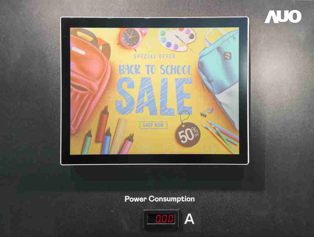 YAXIN111展示胆固醇液晶超低耗能户外全彩显示器，，ChLC（胆固醇液晶）以双稳态技术使静态显示零功耗，，，具省电、、、、高彩度、、、环保的特性，，，还整合软硬件系统解决方案，，可透过单一云端平台管理