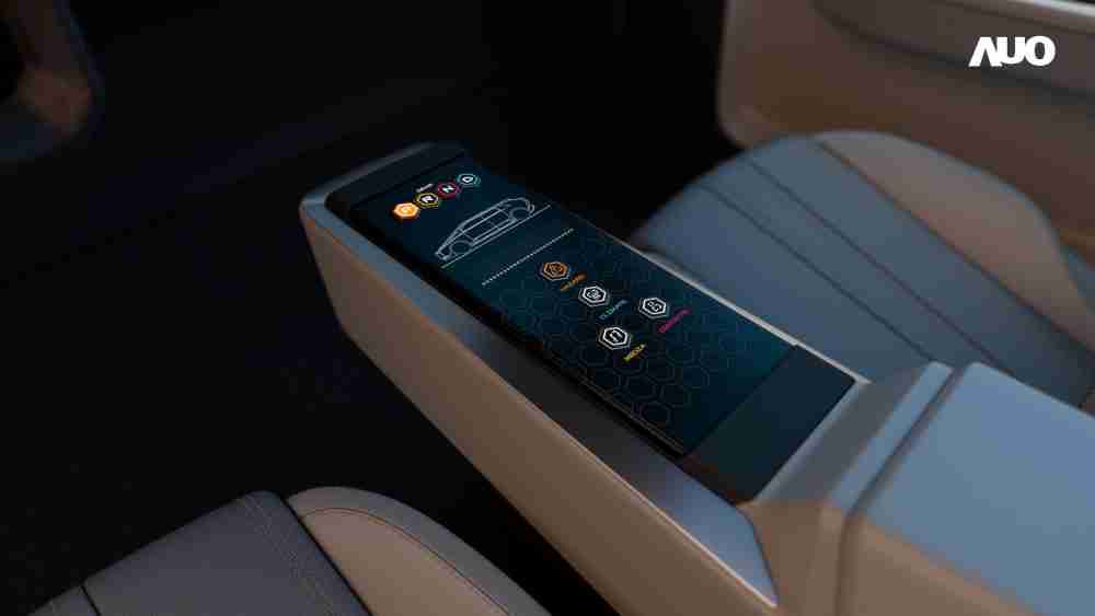 YAXIN111以人性化设计打造多变形态中控显示(Morphing Center Control)，，，，不使用时仅平面显示信息，，，进行操作时，，，，显示器则会动态隆起，，转变成3D实体按钮，，，，并有触觉回馈，，，，展示人机互动新体验